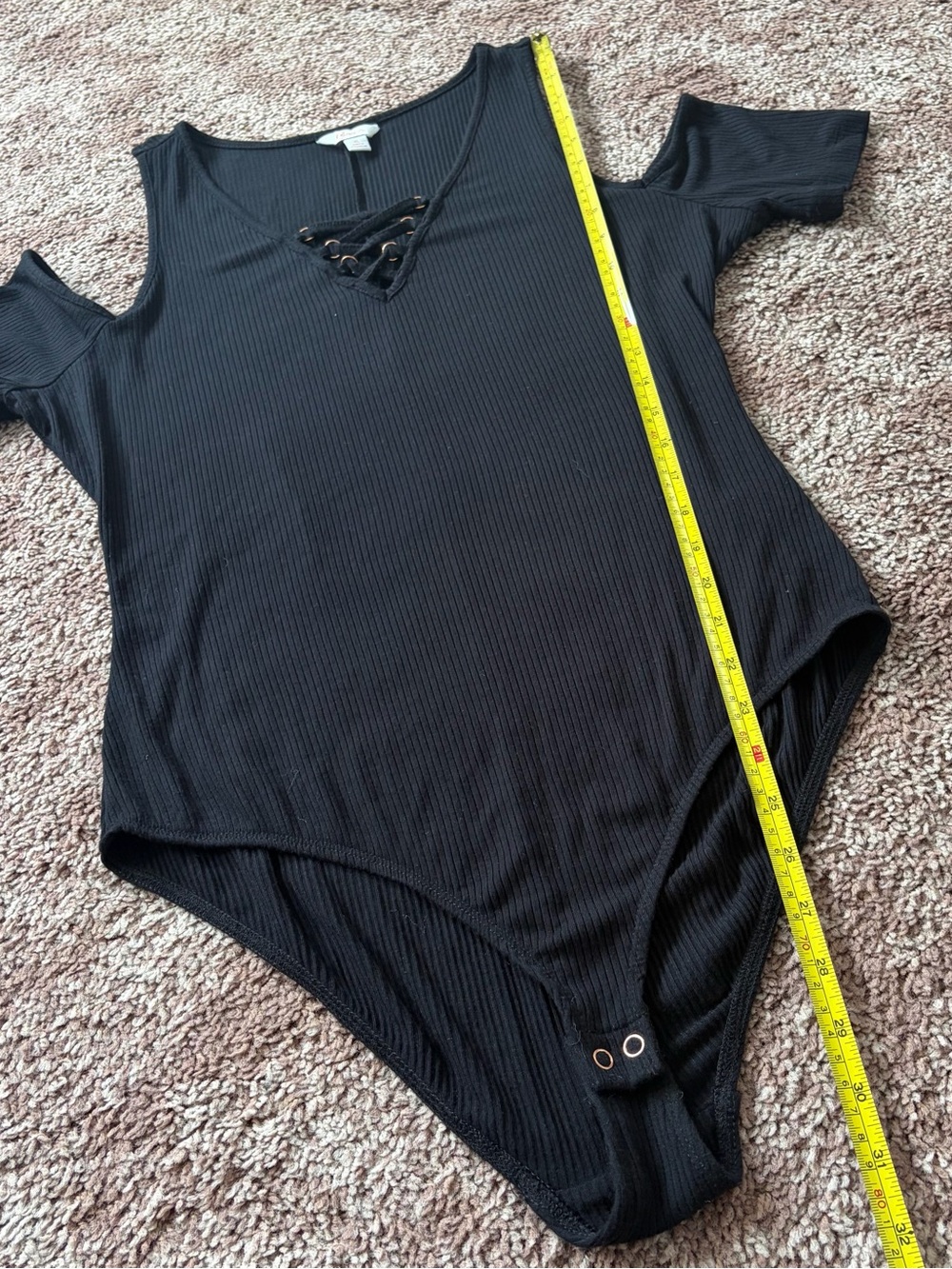 Black Cold-Shoulder Ribbed Bodysuit - Picture 2 of 5